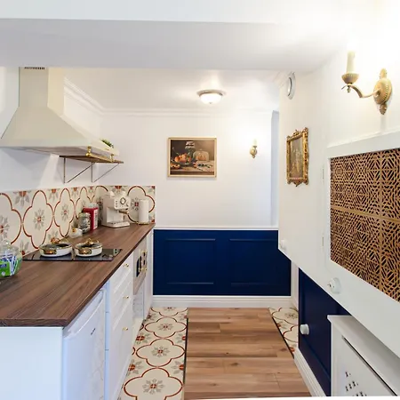 Apartment The Great Wave, Calme Avec Terrasse Et Parking Gratuit